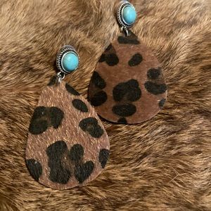 Leopard turquoise earrings